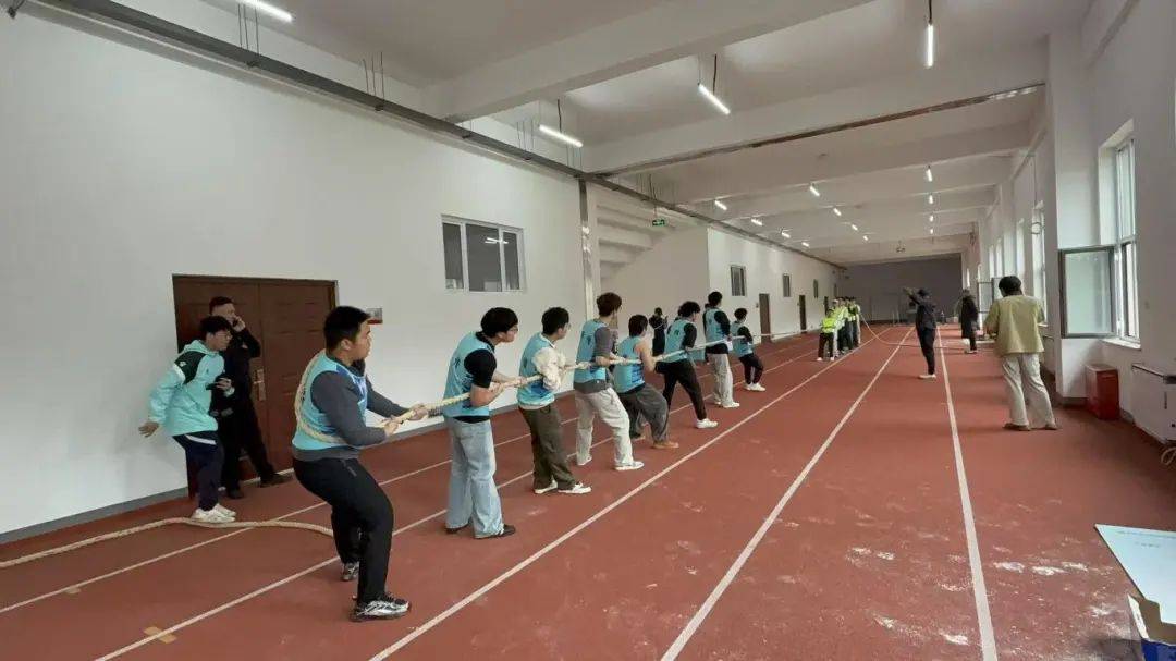 TheShy回归赛场，战术调整首场状态亮眼，掘金观众沸腾！